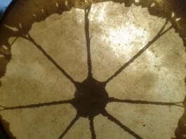 Licht und Schatten auf der Rahmentrommel